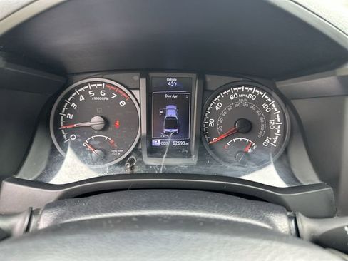 Used 2020 Toyota Tacoma SR AWD/4WD image 12