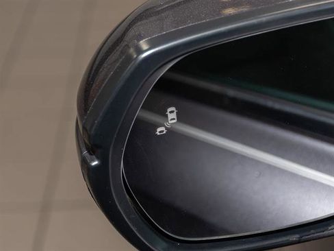 Used 2018 Honda CR-V Touring image 6