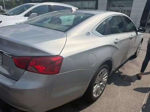 Used 2014 Chevrolet Impala LS w/ LS Convenience Package FWD image 4