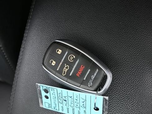 Used 2023 Alfa Romeo Giulia Sprint image 19