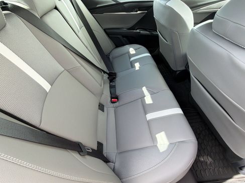 Used 2026 Toyota Camry SE FWD image 33