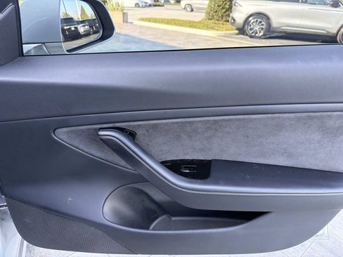 Used 2018 Tesla Model 3 Long Range RWD image 18