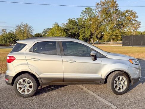 Used 2018 Ford EcoSport SE image 2