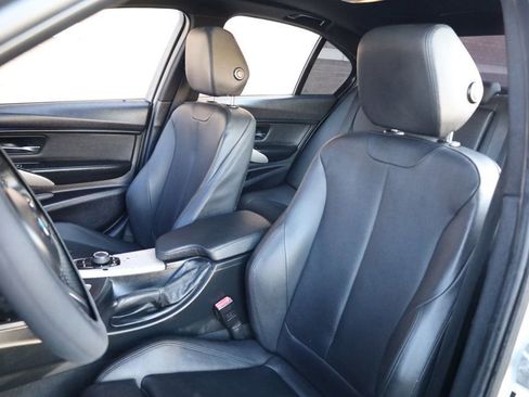 Used 2016 BMW 320i Sedan image 17
