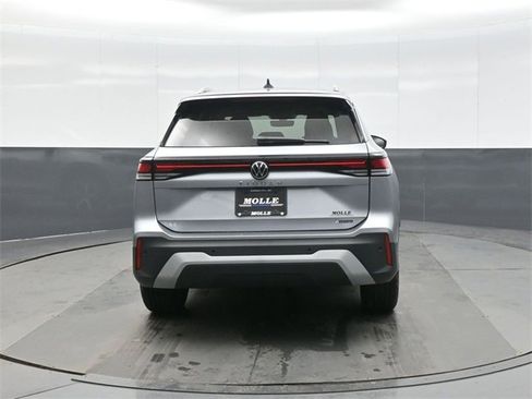 New 2026 Volkswagen Tiguan SE image 6