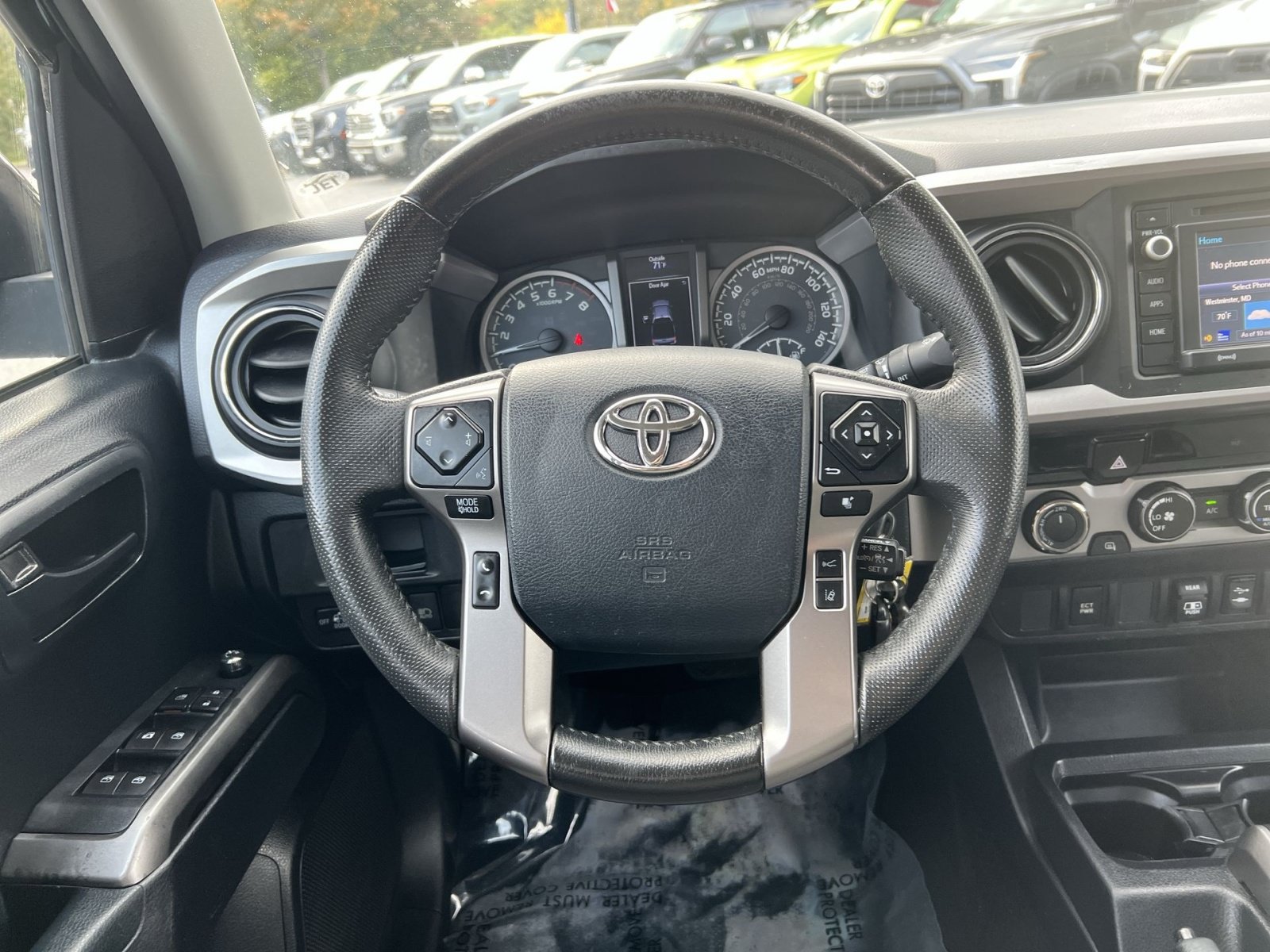 Used 2018 Toyota Tacoma SR5 AWD/4WD image 15