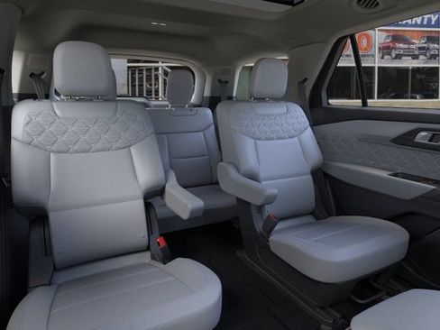 New 2026 Ford Explorer Platinum w/ LUX Leather Package AWD/4WD image 11