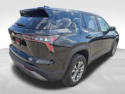 Used 2026 Chevrolet Equinox LT FWD image 3