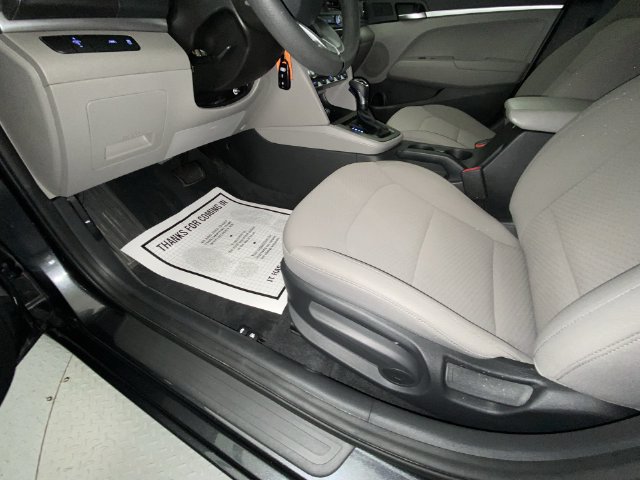 Used 2020 Hyundai Elantra SE FWD image 12