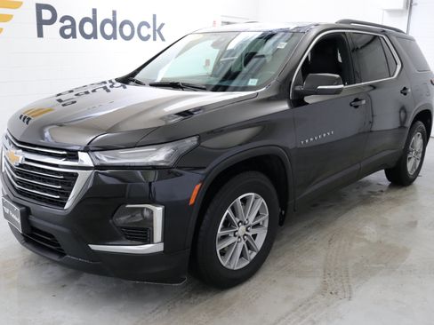 Used 2022 Chevrolet Traverse LT image 3