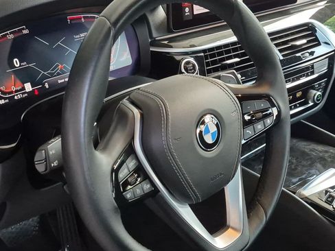 Certified 2023 BMW 530i w/ Premium Package RWD image 18