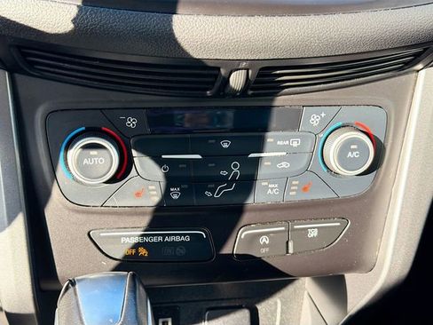 Used 2018 Ford Escape SEL image 16