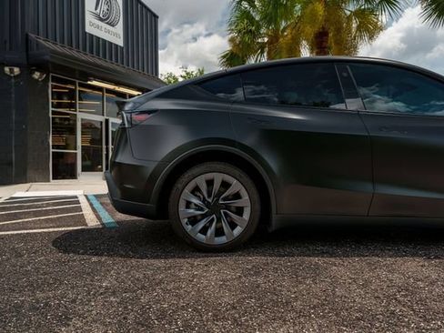 Used 2026 Tesla Model Y 2WD image 23