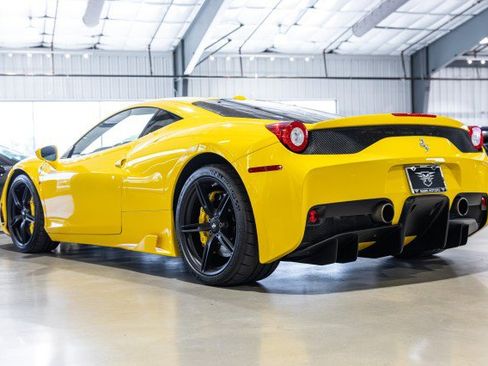 Used 2015 Ferrari 458 Speciale Coupe RWD image 4