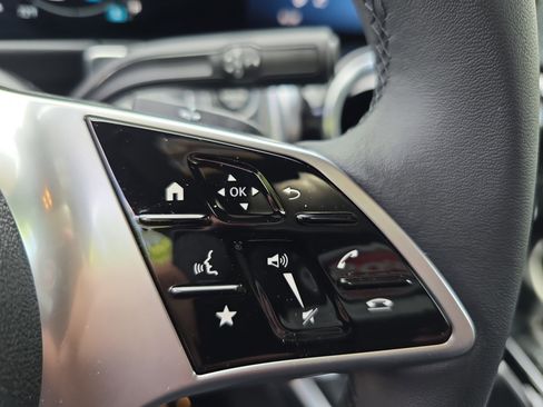 New 2026 Mercedes-Benz GLB 250 image 18