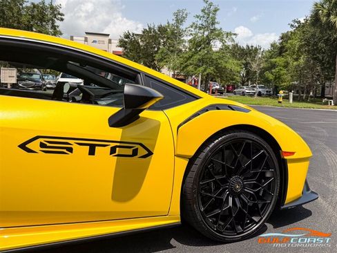 Used 2022 Lamborghini Huracan STO RWD image 58