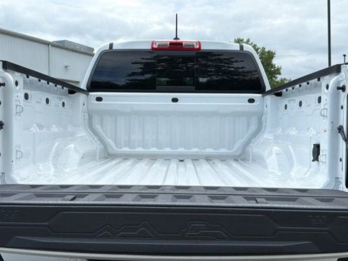 Used 2025 Chevrolet Colorado LT w/ LT Convenience Package AWD/4WD image 28