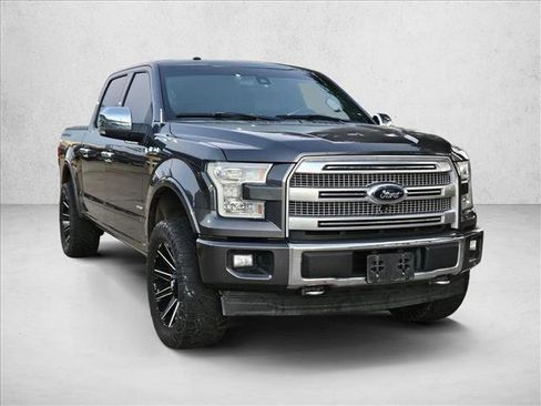 Used 2017 Ford F150 Platinum w/ Equipment Group 701A Luxury image 3