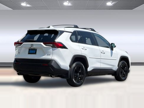 Used 2021 Toyota RAV4 XLE w/ Convenience Package FWD image 9