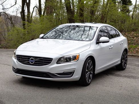 Used 2015 Volvo S60 T6 Platinum image 14
