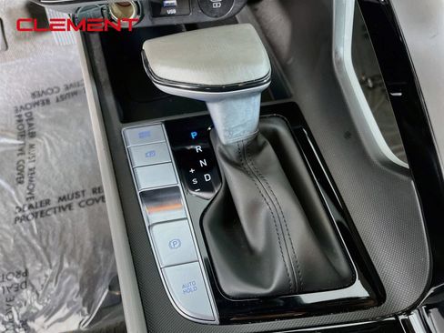 Used 2025 Hyundai Elantra SEL FWD image 23