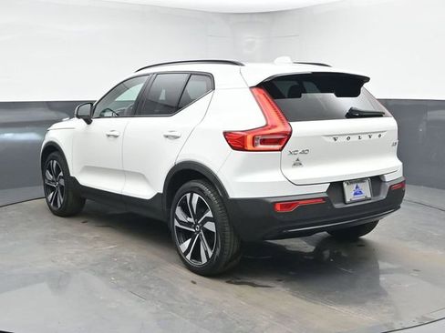 Used 2023 Volvo XC40 B5 Plus w/ Driver Assist Package image 6