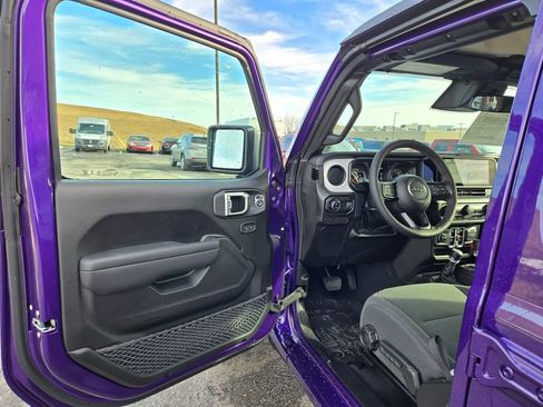 New 2026 Jeep Gladiator Sport AWD/4WD image 10