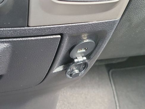 Used 2017 RAM 1500 Classic SLT image 23