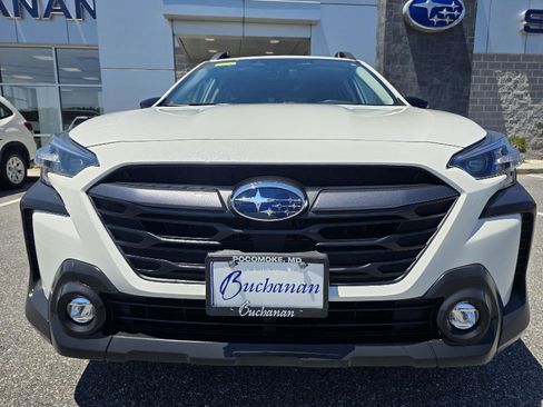 Used 2024 Subaru Outback Premium AWD/4WD image 2