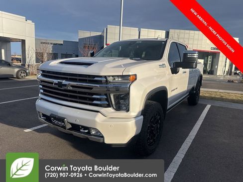 Used 2022 Chevrolet Silverado 2500 High Country w/ Safety Package II image 3