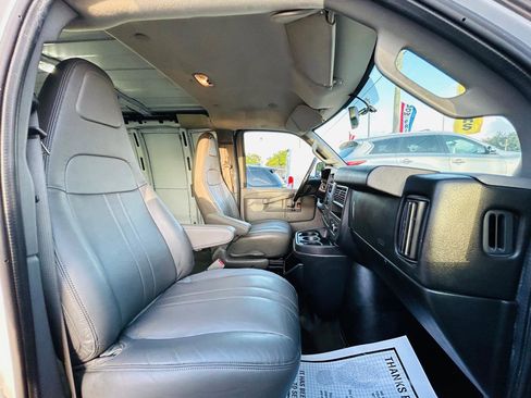 Used 2017 Chevrolet Express 2500 image 17