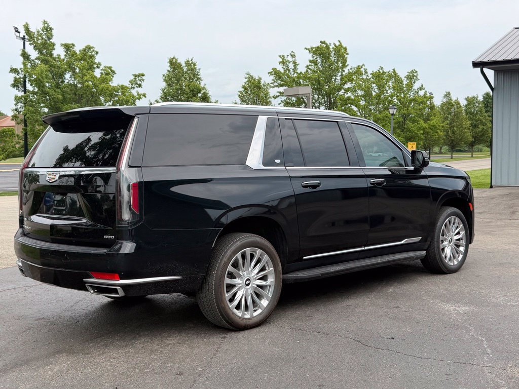 Used 2023 Cadillac Escalade ESV Premium Luxury AWD/4WD image 7