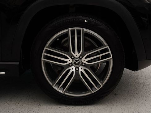 Used 2023 Mercedes-Benz GLS 450 4MATIC image 4