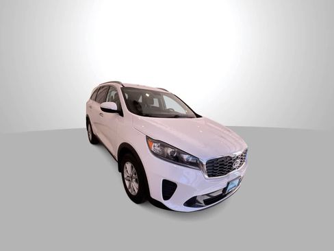 Used 2020 Kia Sorento LX w/ LX I4 Convenience Package AWD/4WD image 2