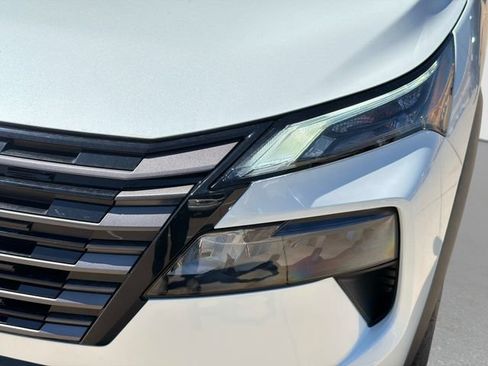 New 2026 Nissan Rogue SV AWD/4WD image 10