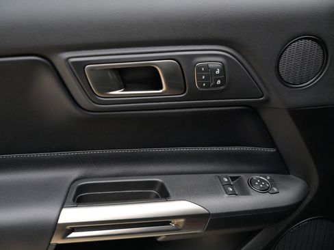 Used 2022 Ford Mustang Shelby GT500 w/ Technology Package image 21