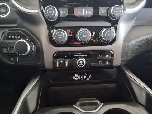 New 2026 RAM 1500 Express AWD/4WD image 10