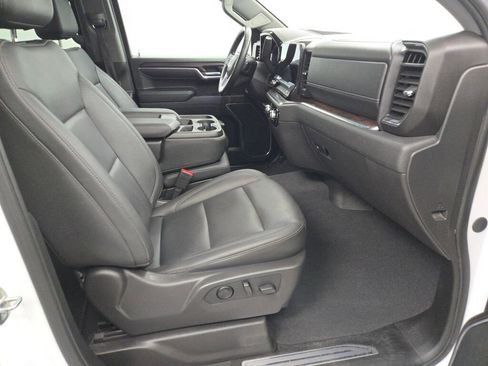 Used 2024 GMC Sierra 1500 SLT AWD/4WD image 6