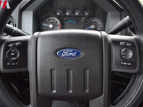 Used 2016 Ford F550 4x4 Regular Cab Super Duty image 12