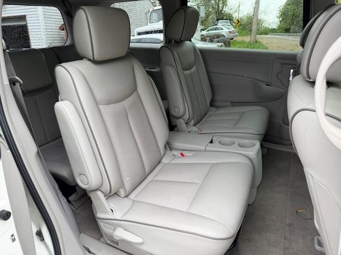 Used 2015 Nissan Quest SL image 34
