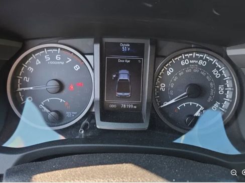 Used 2019 Toyota Tacoma TRD Sport w/ Technology Package image 9