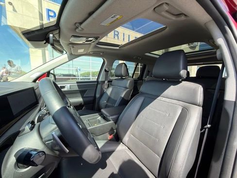 Used 2025 Hyundai Santa Fe Limited AWD/4WD image 12