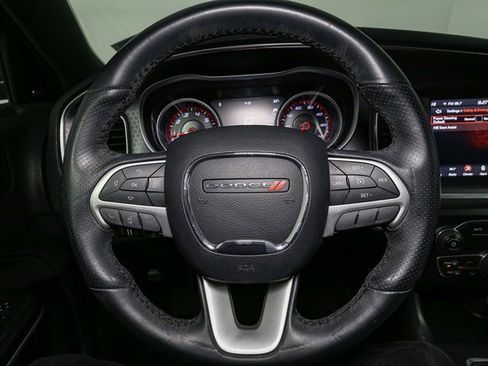 Used 2017 Dodge Charger SXT image 28