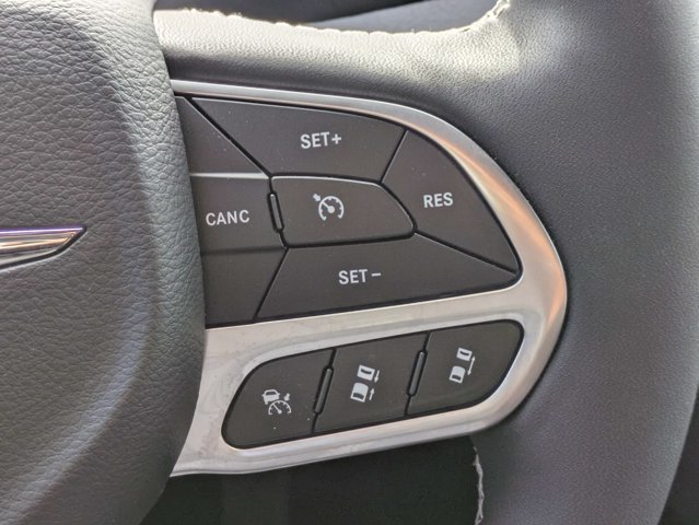 New 2026 Chrysler Pacifica Select FWD image 27