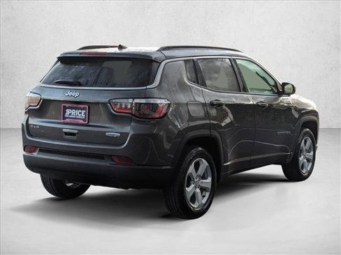Used 2018 Jeep Compass Latitude w/ Popular Equipment Group image 5