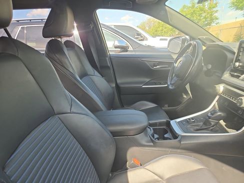 Used 2019 Toyota RAV4 XSE w/ XSE Weather Package AWD/4WD image 10