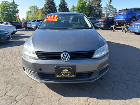 Used 2012 Volkswagen Jetta SE FWD image 12