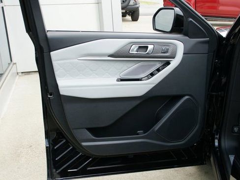 New 2026 Ford Explorer Platinum w/ LUX Leather Package image 15