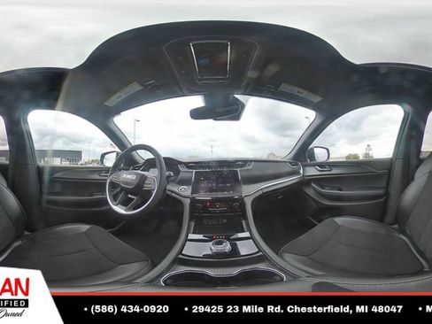 Used 2024 Jeep Grand Cherokee Altitude AWD/4WD image 29