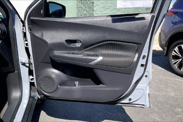 Certified 2023 Nissan Kicks SV FWD image 23